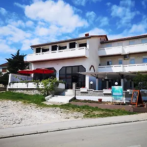 https://villa-finera.in-istria.net