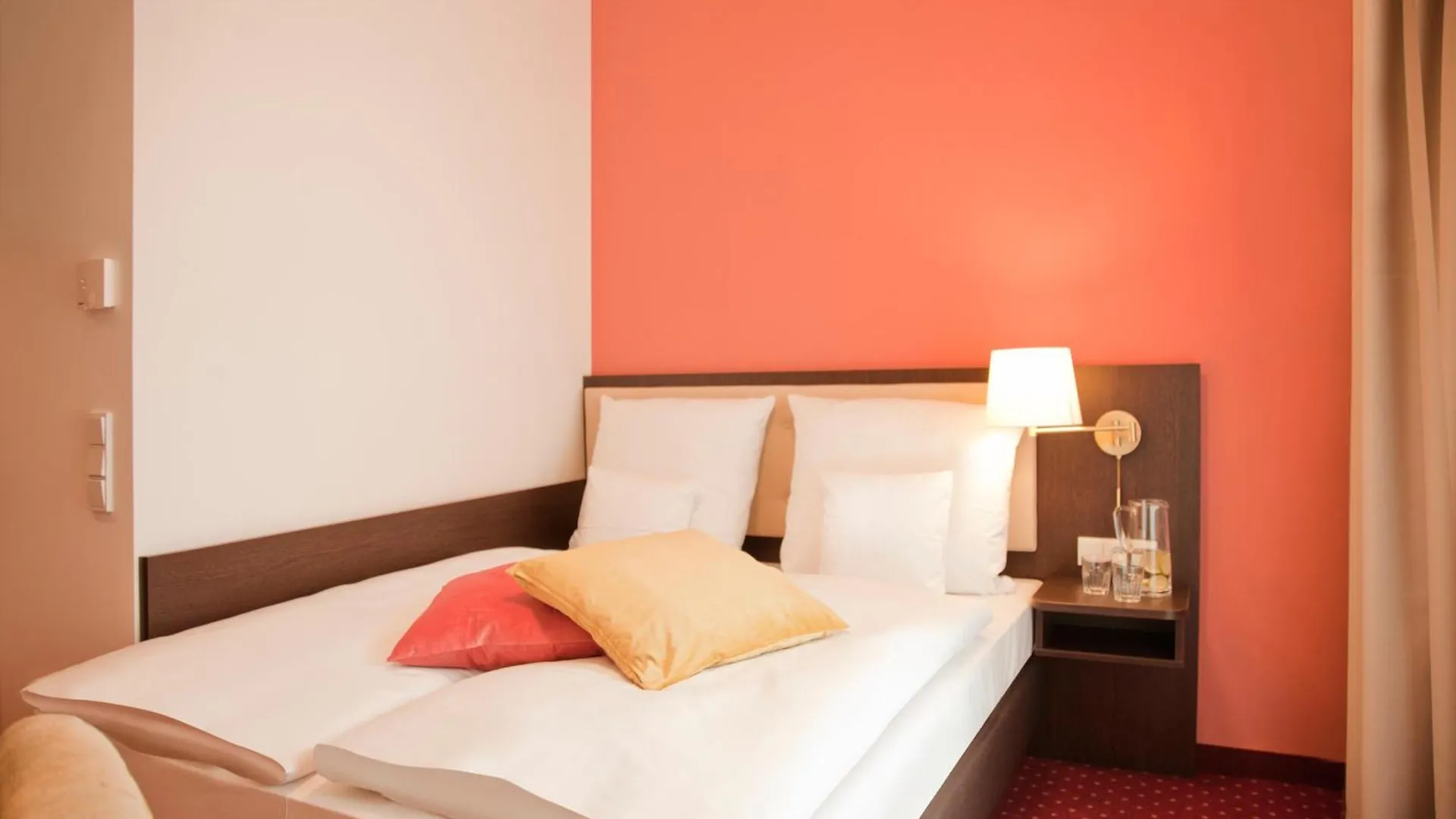 ***  Gold Palais Hotel Berlim Alemanha
