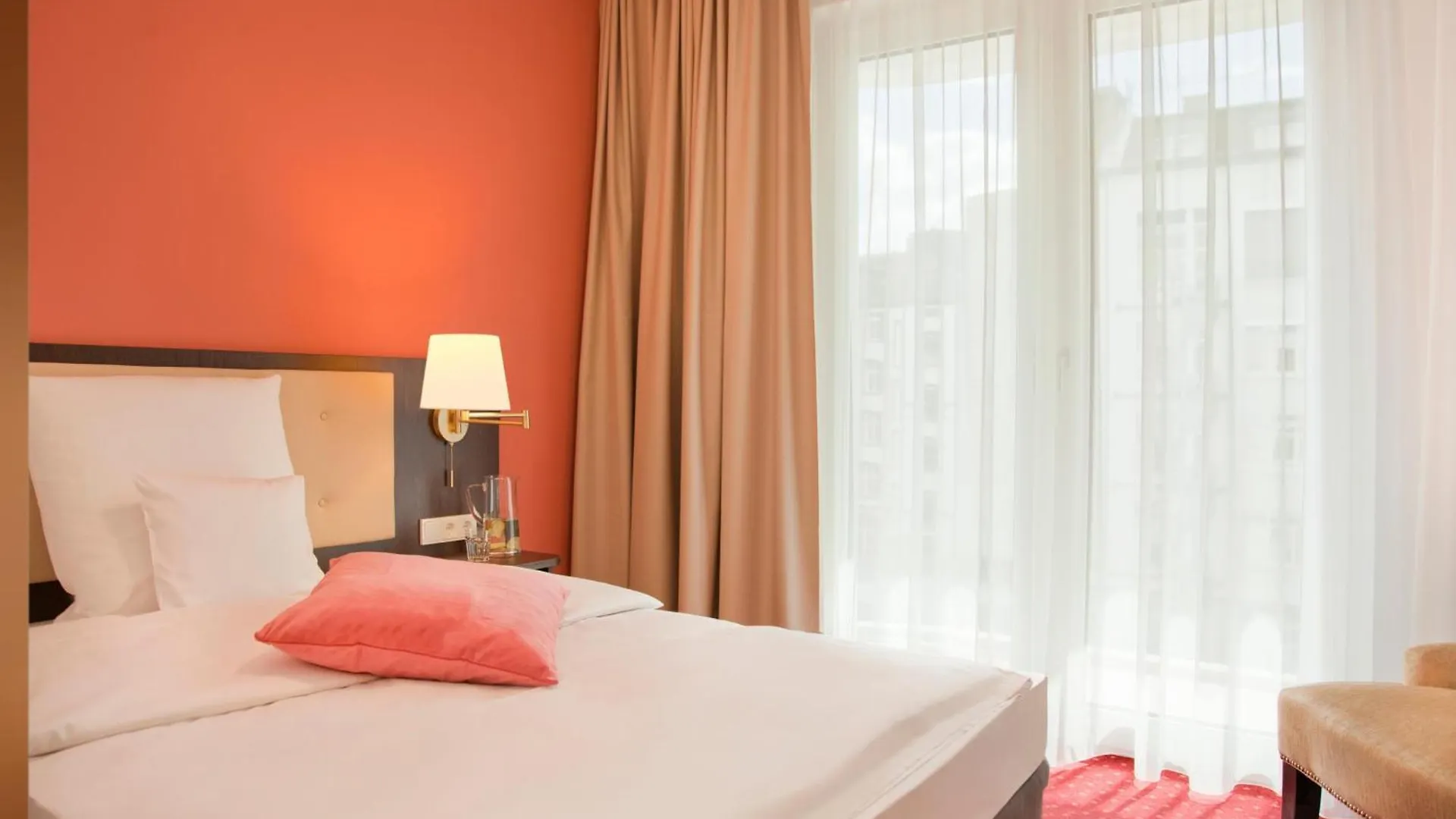Gold Palais Hotel Berlim 3*,